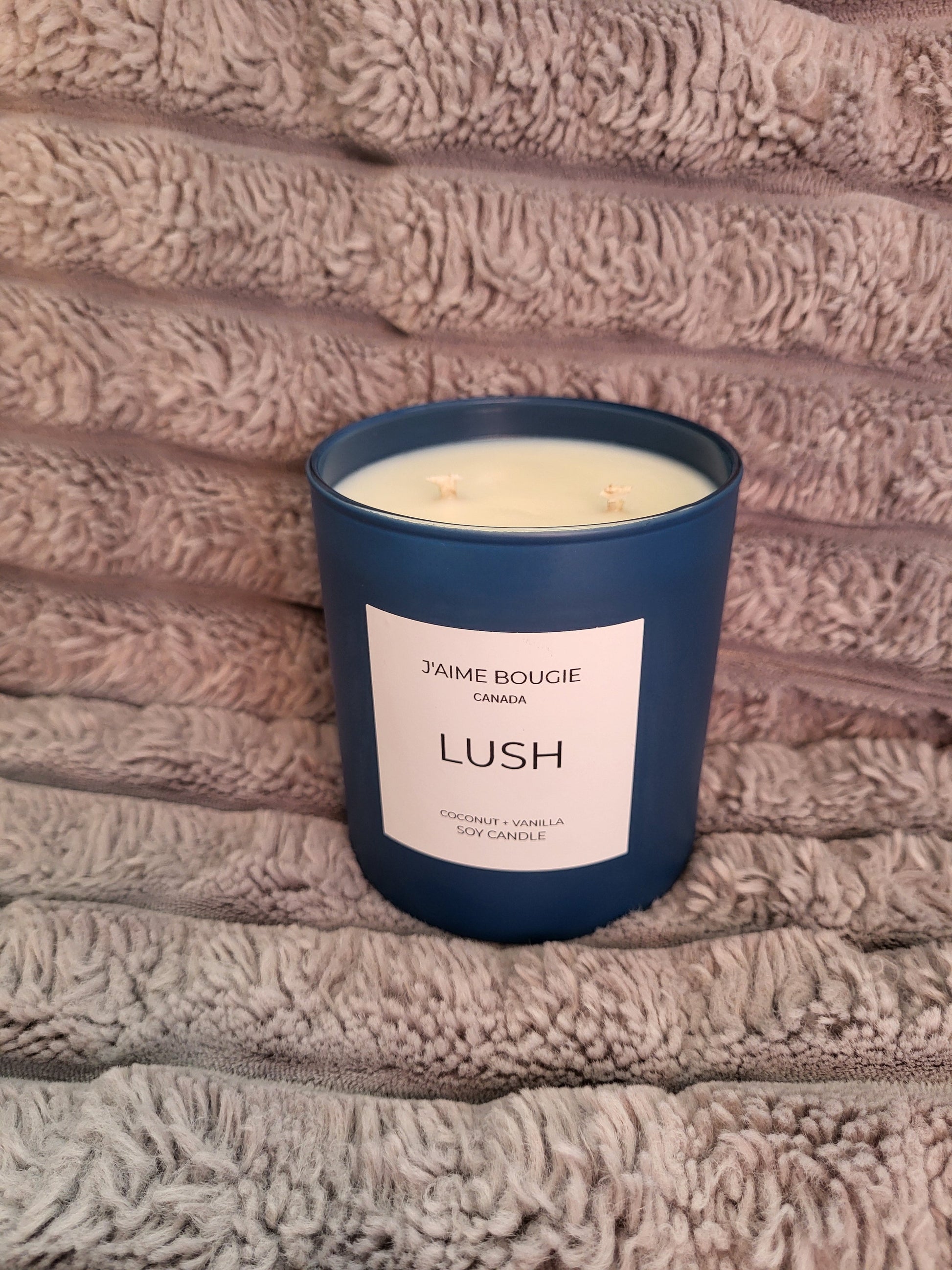 LUSH // Coconut Vanilla J'aime Bougie